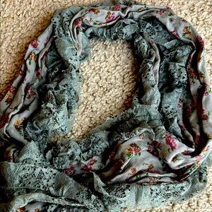 Floral Pattern Gray Lace Scarf